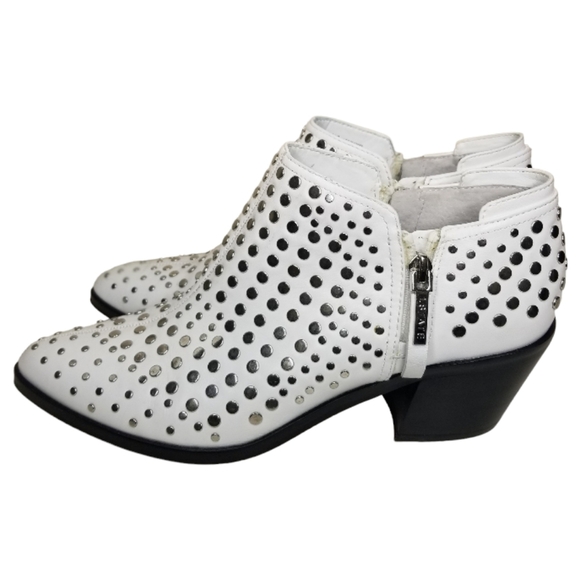 1. State Lexey Ankle Booties Womens 9M Chrome Studs White Western Boots Nailhead - Picture 16 of 16